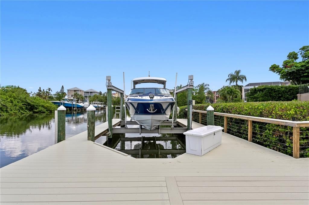 For Sale: $1,990,000 (4 beds, 4 baths, 5317 Square Feet)