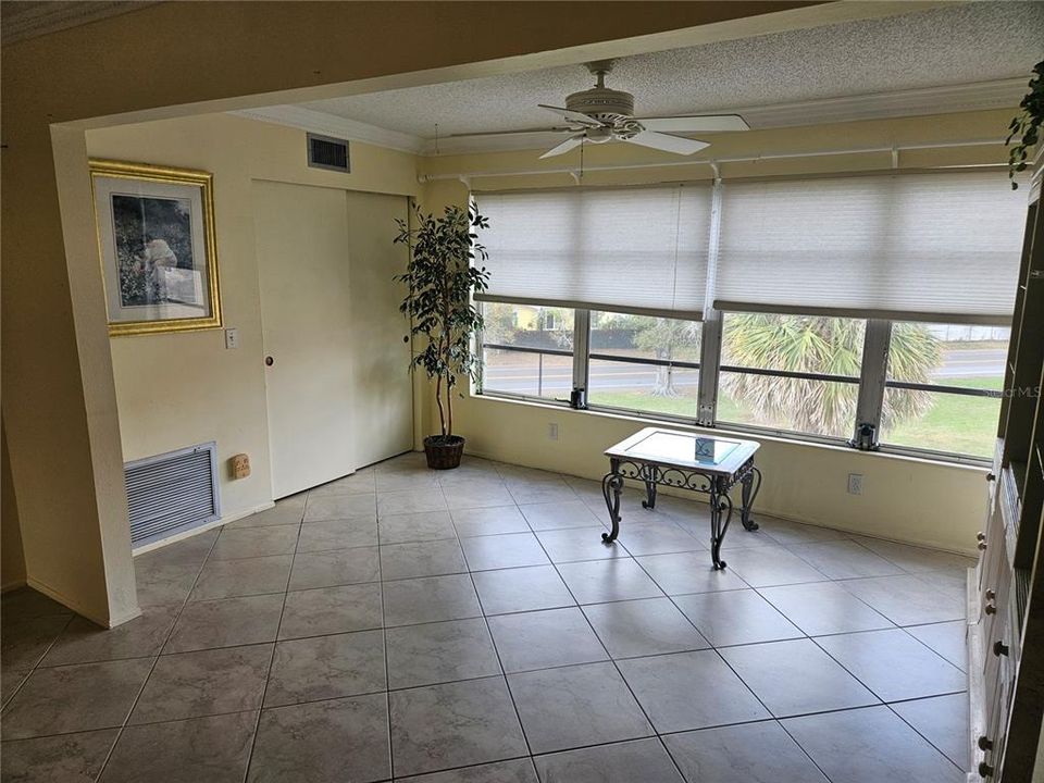 Recently Rented: $1,599 (2 beds, 2 baths, 1400 Square Feet)