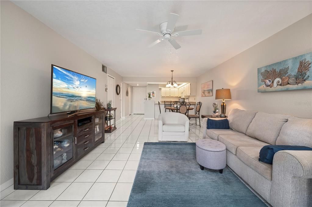 For Sale: $149,900 (2 beds, 2 baths, 1132 Square Feet)