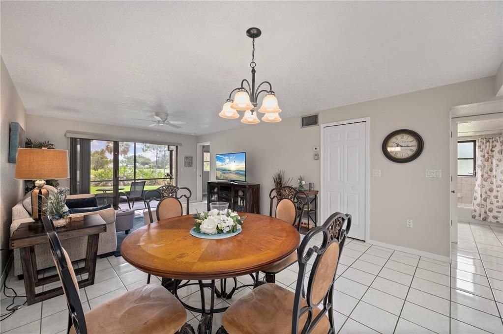 For Sale: $149,900 (2 beds, 2 baths, 1132 Square Feet)