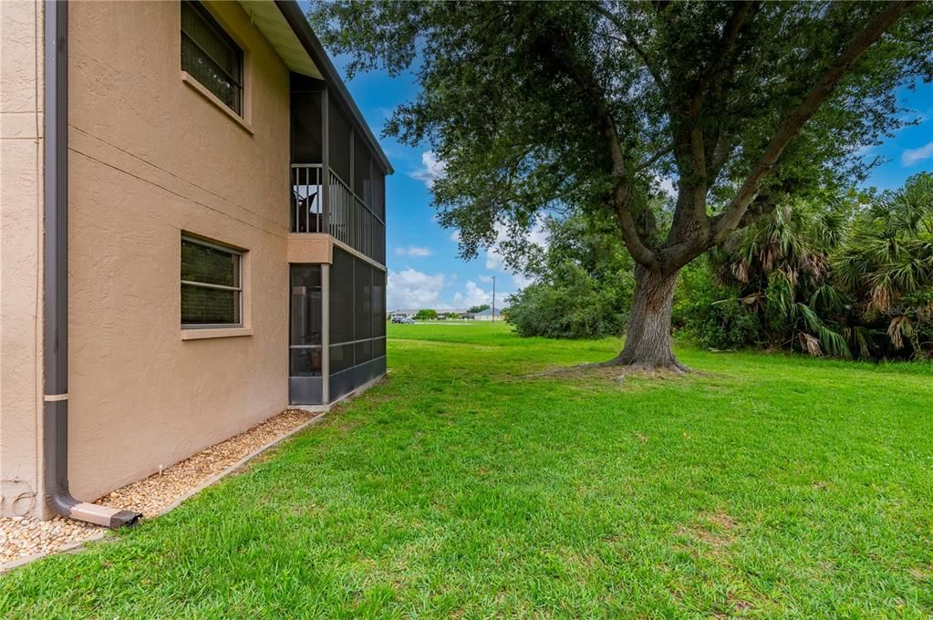 For Sale: $149,900 (2 beds, 2 baths, 1132 Square Feet)