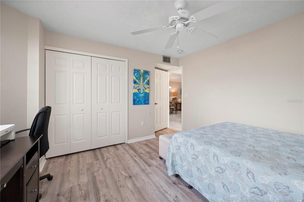 For Sale: $149,900 (2 beds, 2 baths, 1132 Square Feet)