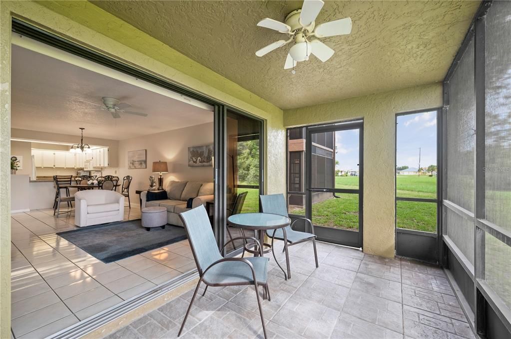 For Sale: $149,900 (2 beds, 2 baths, 1132 Square Feet)
