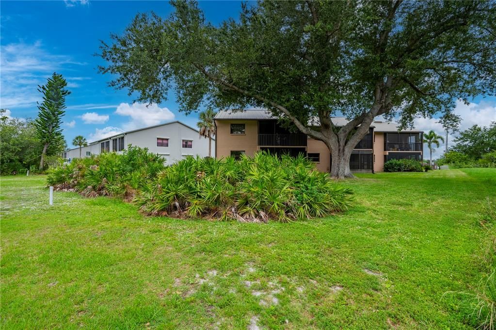 For Sale: $149,900 (2 beds, 2 baths, 1132 Square Feet)