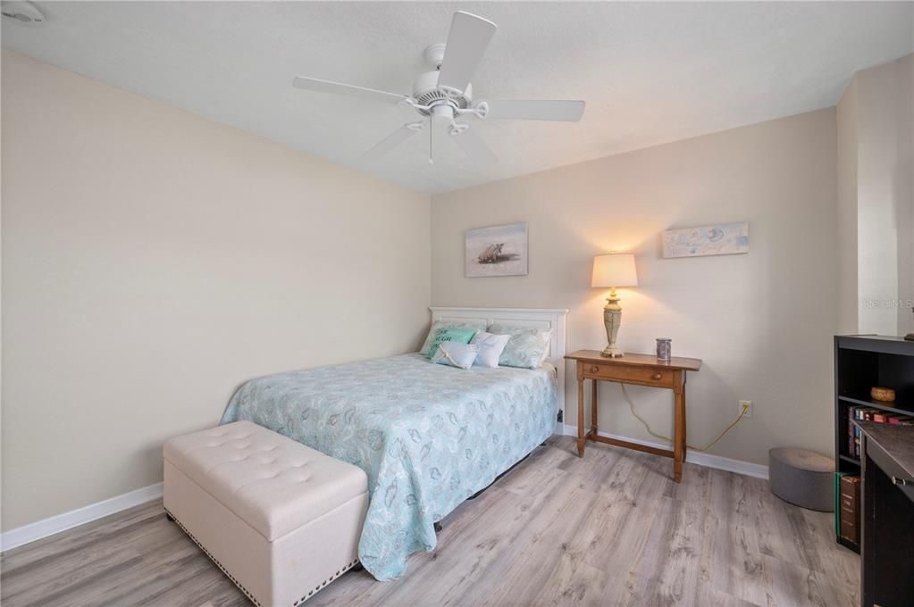 For Sale: $149,900 (2 beds, 2 baths, 1132 Square Feet)