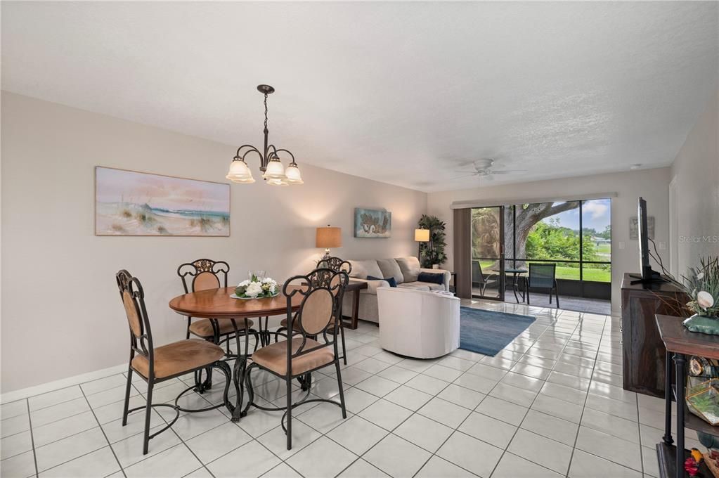 For Sale: $149,900 (2 beds, 2 baths, 1132 Square Feet)
