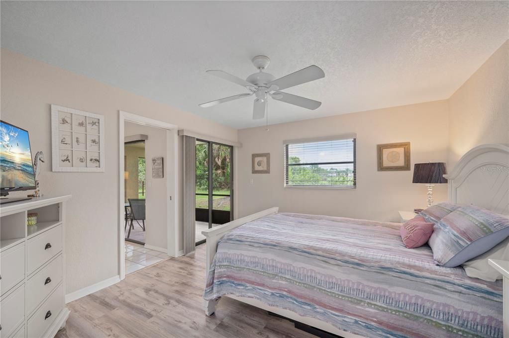 For Sale: $149,900 (2 beds, 2 baths, 1132 Square Feet)