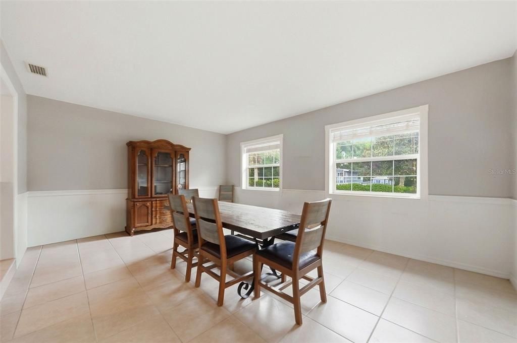 For Sale: $585,000 (4 beds, 4 baths, 4312 Square Feet)