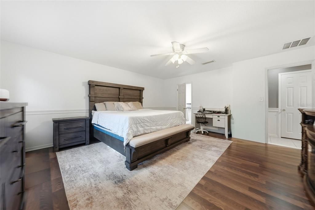 For Sale: $585,000 (4 beds, 4 baths, 4312 Square Feet)