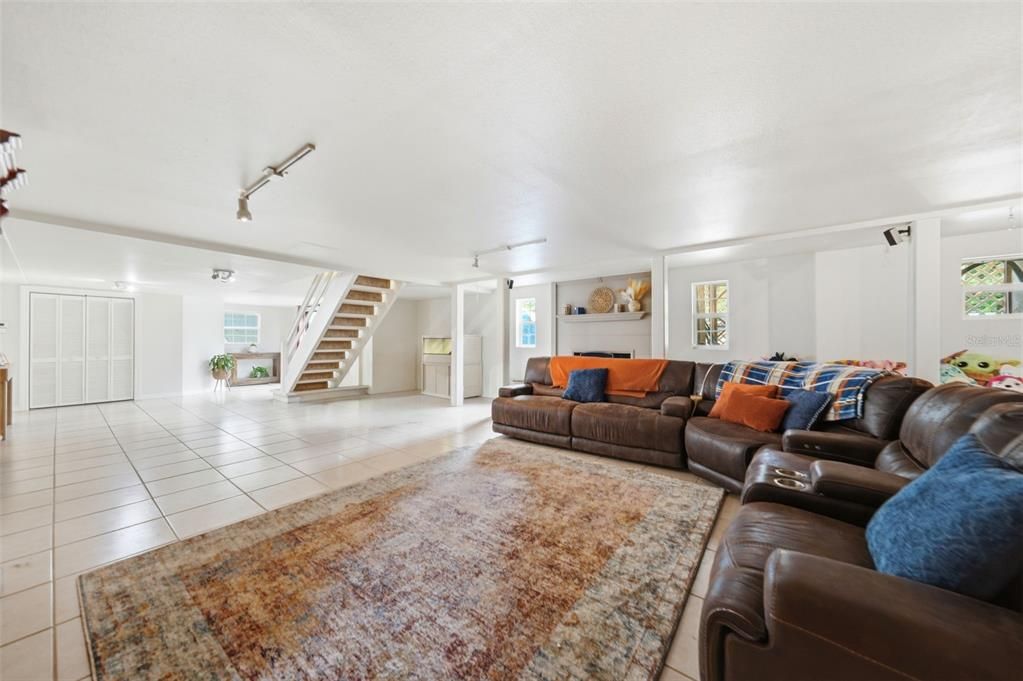 For Sale: $585,000 (4 beds, 4 baths, 4312 Square Feet)