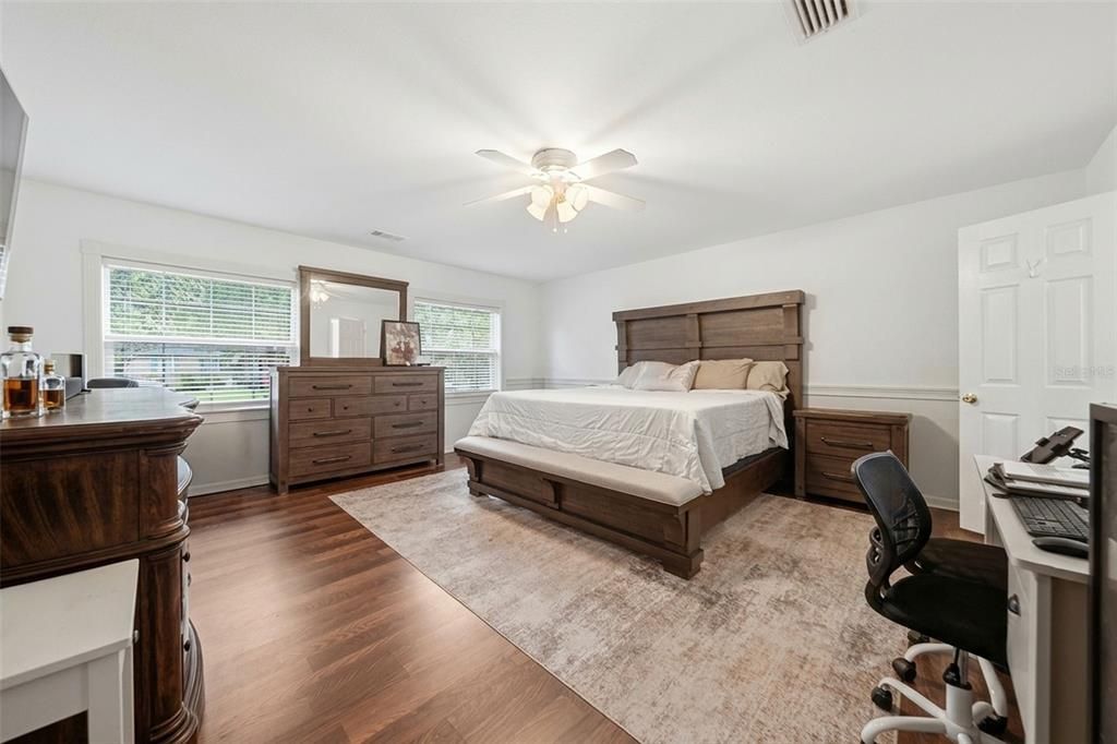 For Sale: $585,000 (4 beds, 4 baths, 4312 Square Feet)