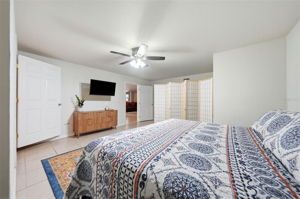 For Sale: $585,000 (4 beds, 4 baths, 4312 Square Feet)