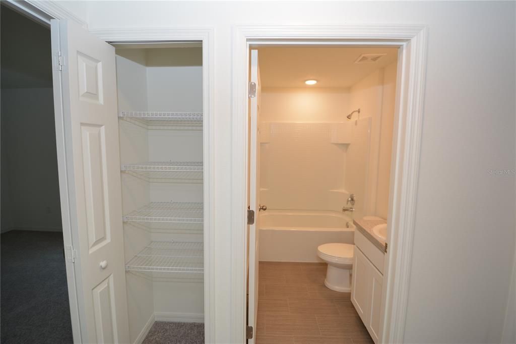 For Rent: $2,300 (4 beds, 2 baths, 1806 Square Feet)