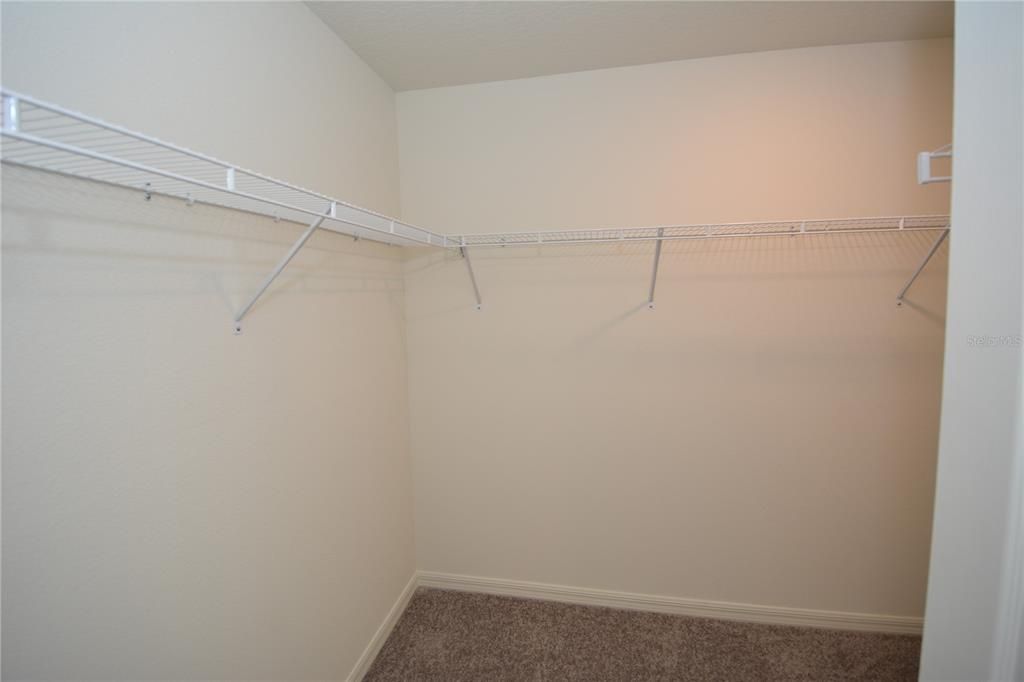 For Rent: $2,300 (4 beds, 2 baths, 1806 Square Feet)