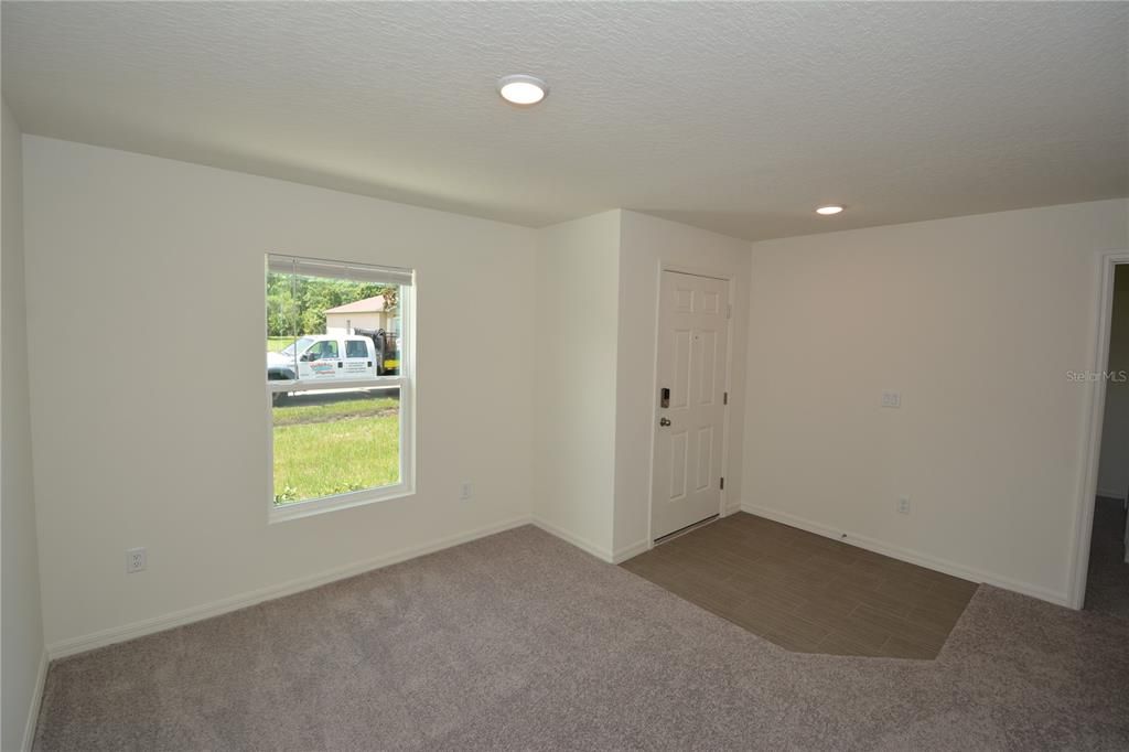 For Rent: $2,300 (4 beds, 2 baths, 1806 Square Feet)