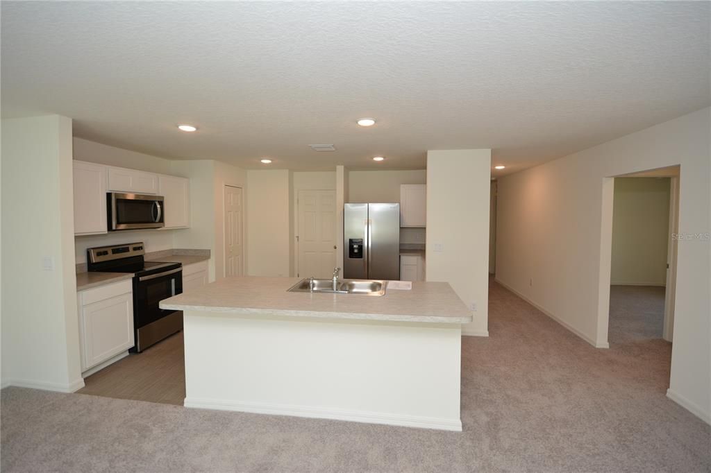 For Rent: $2,300 (4 beds, 2 baths, 1806 Square Feet)
