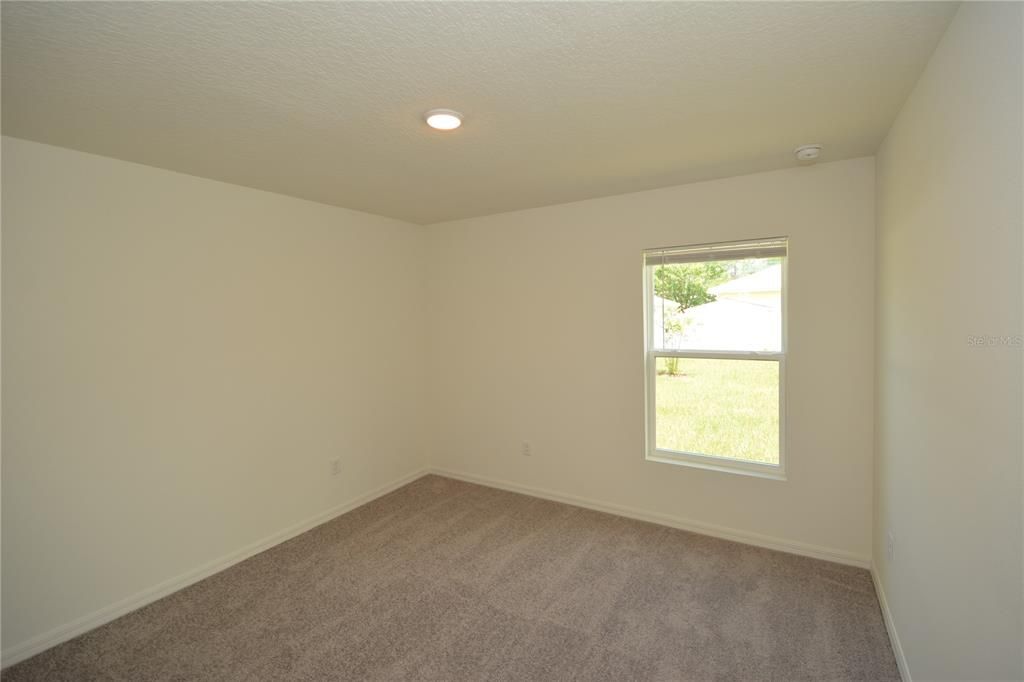For Rent: $2,300 (4 beds, 2 baths, 1806 Square Feet)