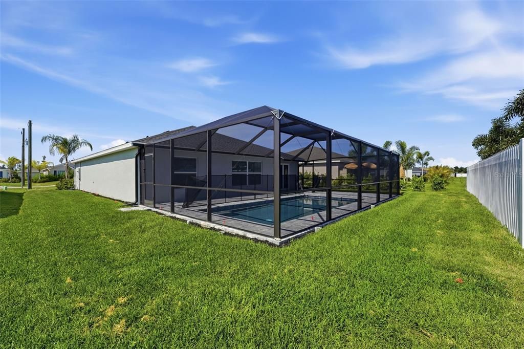 En Venta: $449,000 (4 camas, 2 baños, 1941 Pies cuadrados)
