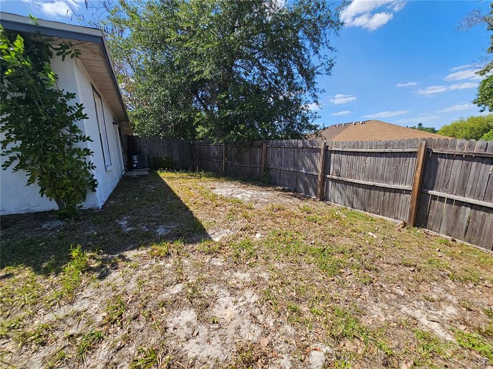 For Rent: $2,000 (2 beds, 1 baths, 797 Square Feet)