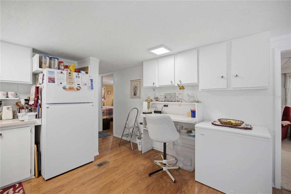 For Sale: $135,000 (2 beds, 1 baths, 1040 Square Feet)