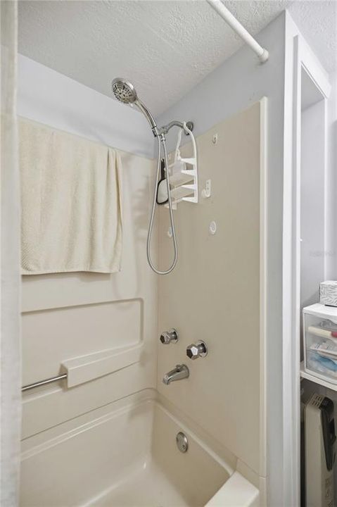 For Sale: $135,000 (2 beds, 1 baths, 1040 Square Feet)