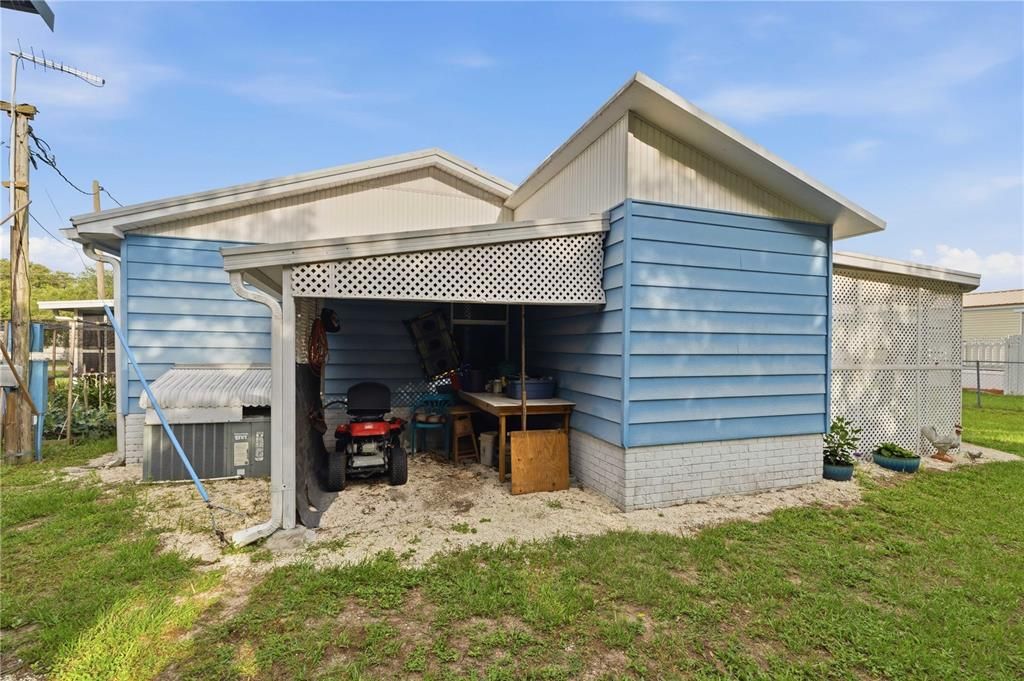 For Sale: $135,000 (2 beds, 1 baths, 1040 Square Feet)