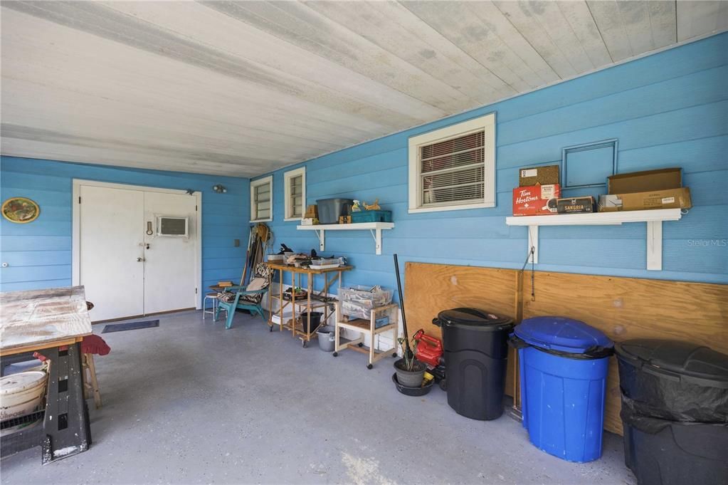 For Sale: $135,000 (2 beds, 1 baths, 1040 Square Feet)
