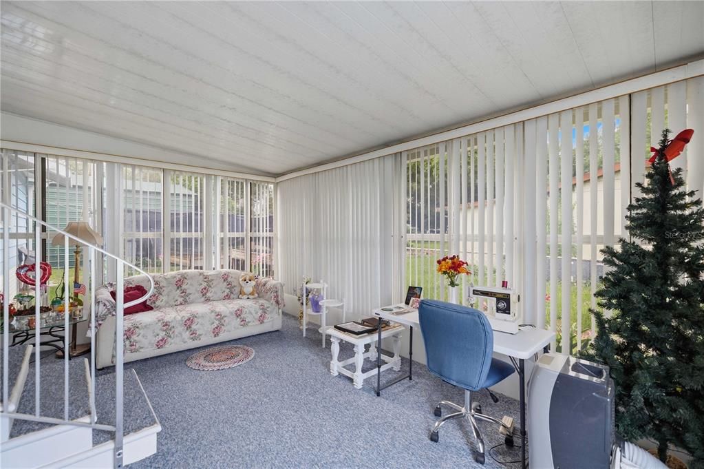 For Sale: $135,000 (2 beds, 1 baths, 1040 Square Feet)