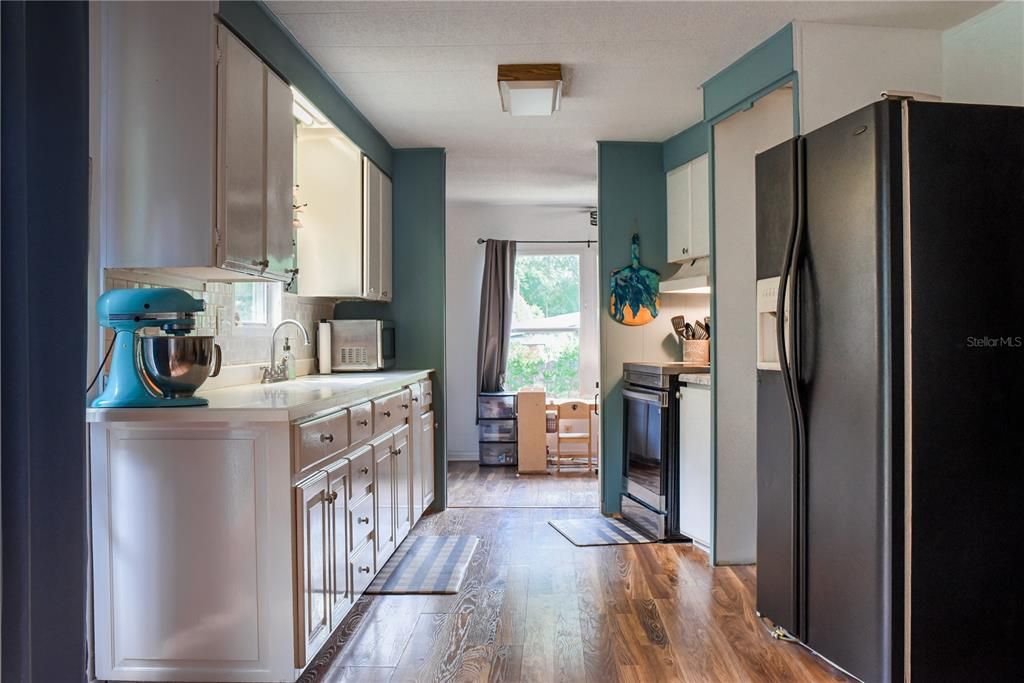 For Sale: $155,000 (3 beds, 2 baths, 1440 Square Feet)