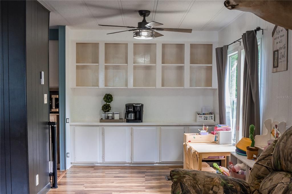 For Sale: $155,000 (3 beds, 2 baths, 1440 Square Feet)
