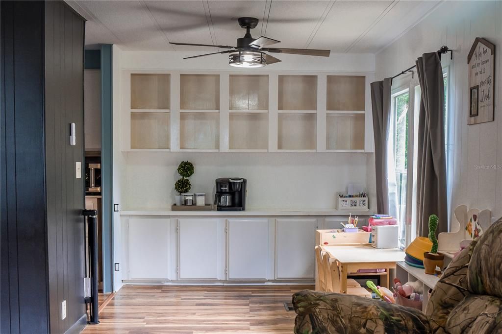 For Sale: $155,000 (3 beds, 2 baths, 1440 Square Feet)