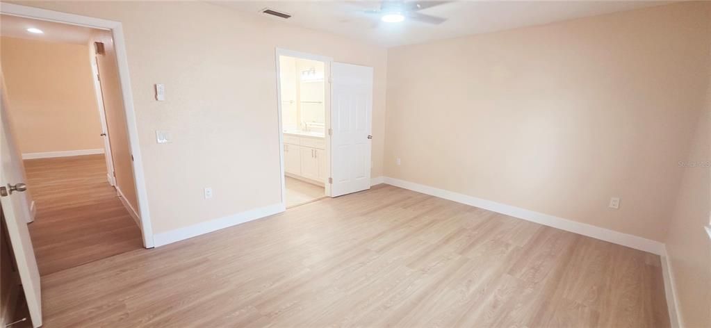 For Sale: $310,000 (3 beds, 2 baths, 1469 Square Feet)