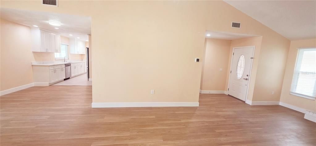 For Sale: $310,000 (3 beds, 2 baths, 1469 Square Feet)