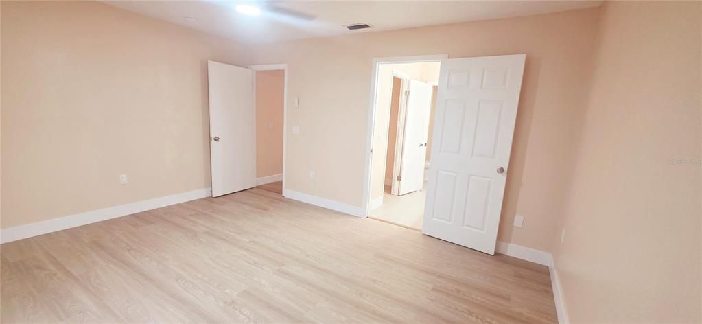 For Sale: $310,000 (3 beds, 2 baths, 1469 Square Feet)