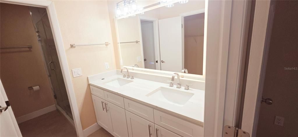 For Sale: $310,000 (3 beds, 2 baths, 1469 Square Feet)