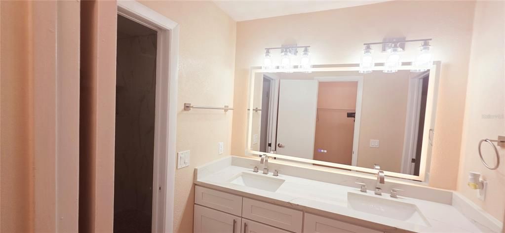 For Sale: $310,000 (3 beds, 2 baths, 1469 Square Feet)