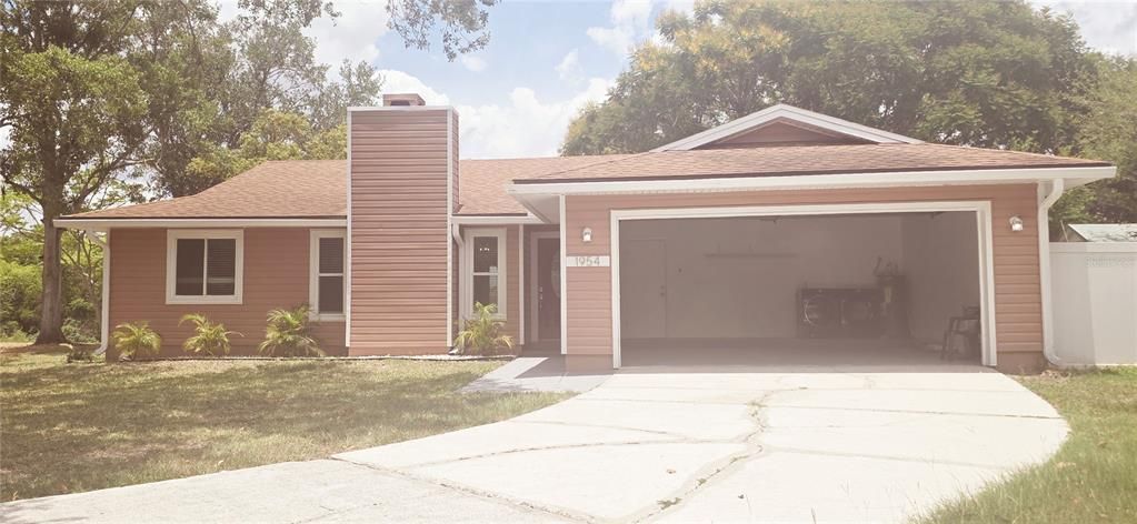For Sale: $310,000 (3 beds, 2 baths, 1469 Square Feet)
