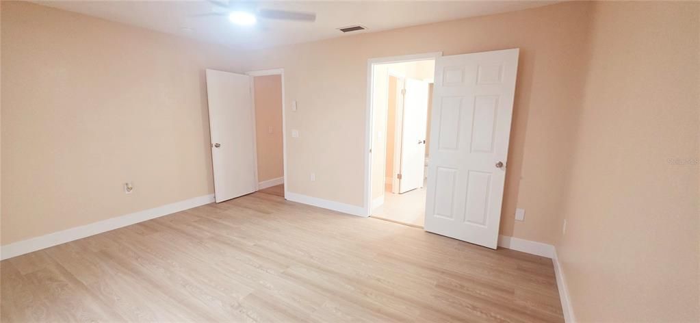 For Sale: $310,000 (3 beds, 2 baths, 1469 Square Feet)