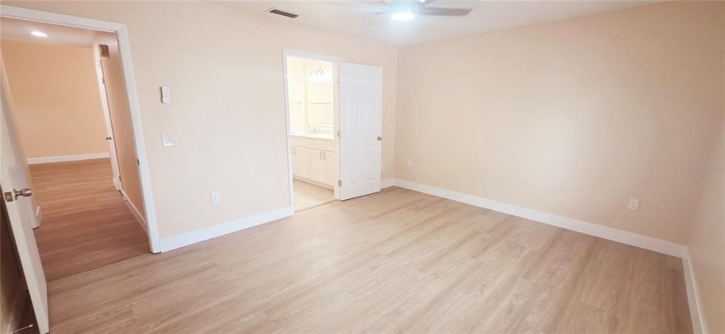 For Sale: $310,000 (3 beds, 2 baths, 1469 Square Feet)