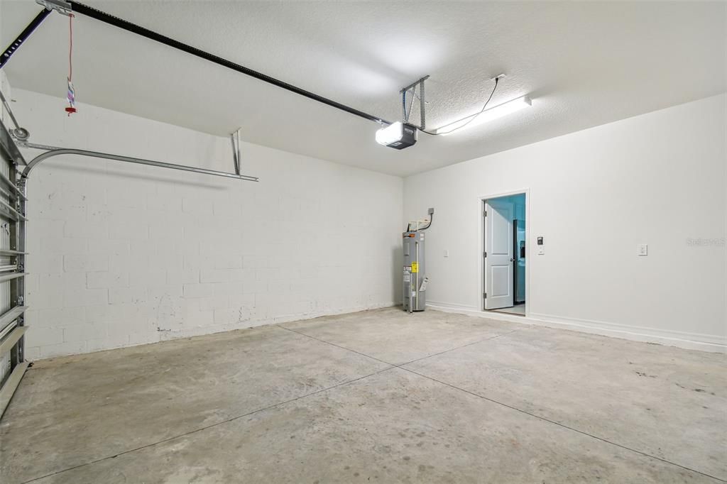 For Rent: $2,550 (3 beds, 2 baths, 1851 Square Feet)