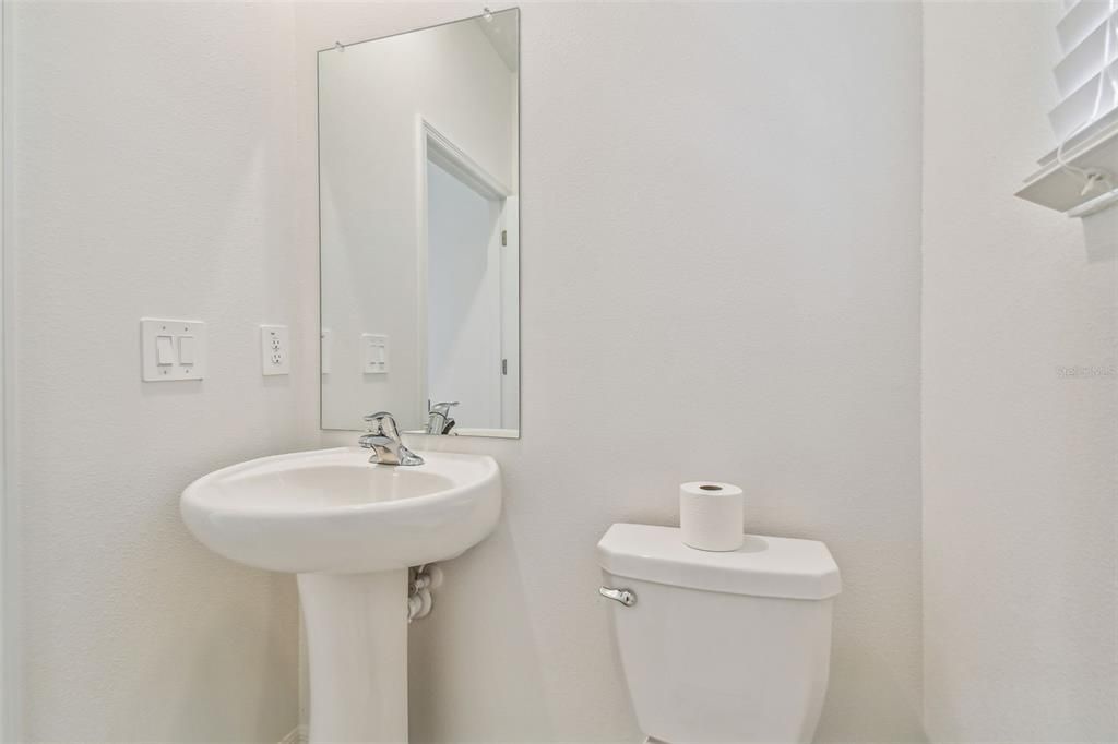 For Rent: $2,550 (3 beds, 2 baths, 1851 Square Feet)