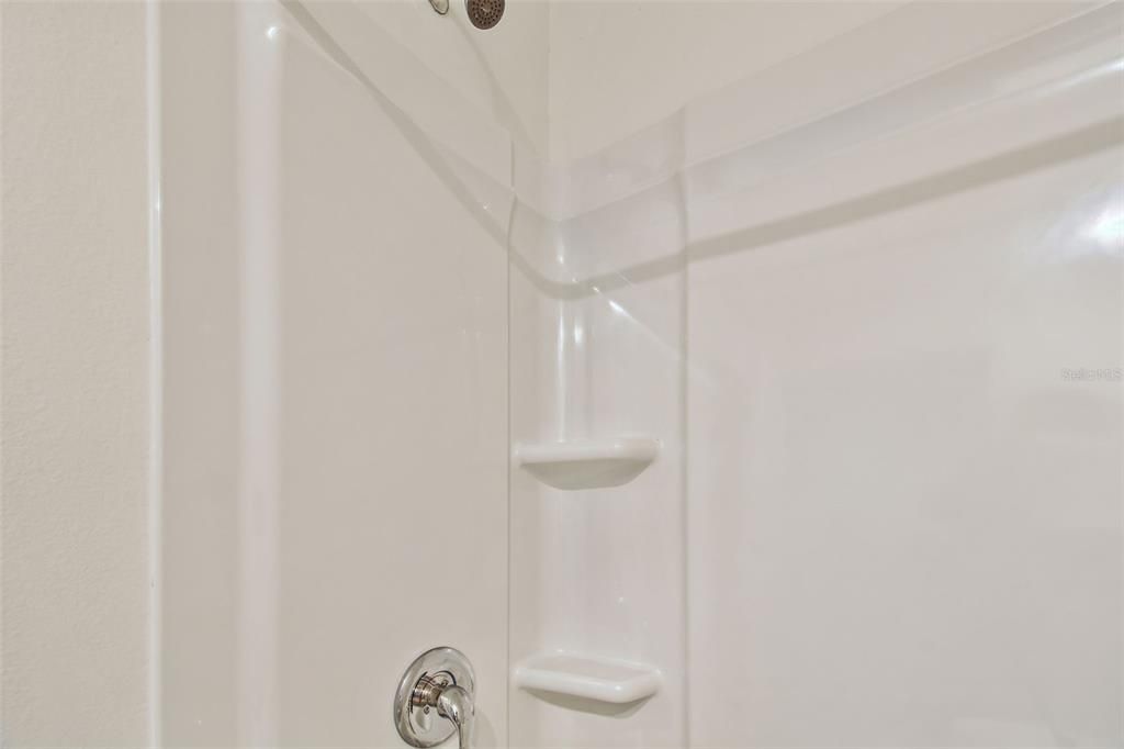 For Rent: $2,550 (3 beds, 2 baths, 1851 Square Feet)