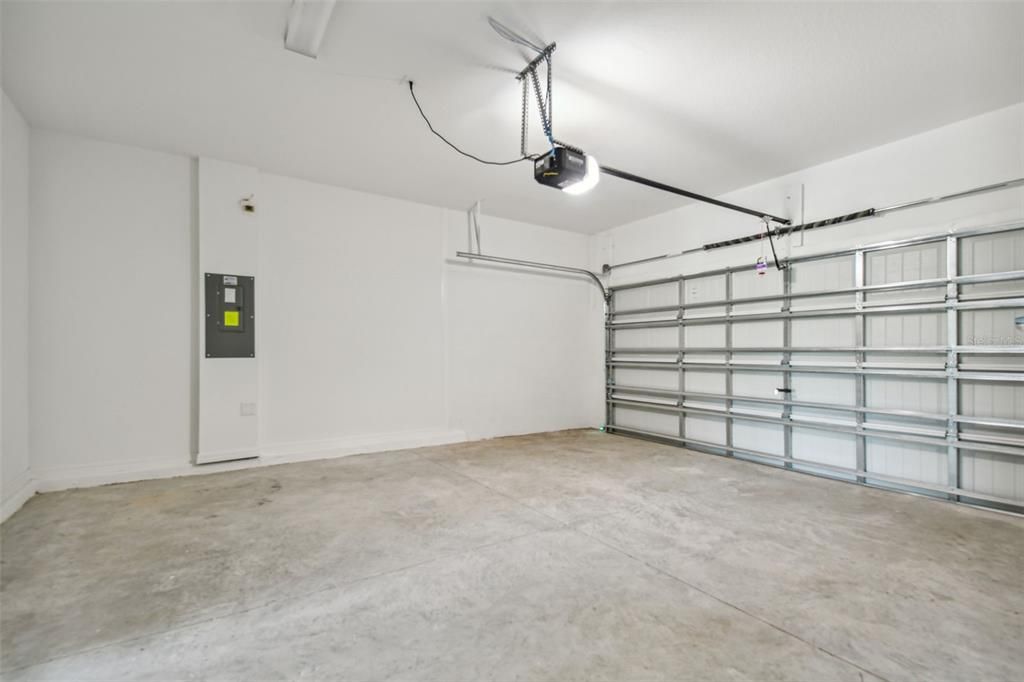 For Rent: $2,550 (3 beds, 2 baths, 1851 Square Feet)
