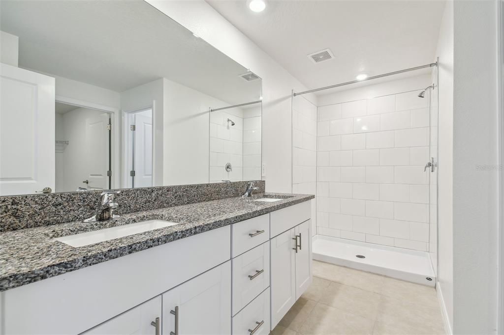 For Rent: $2,550 (3 beds, 2 baths, 1851 Square Feet)