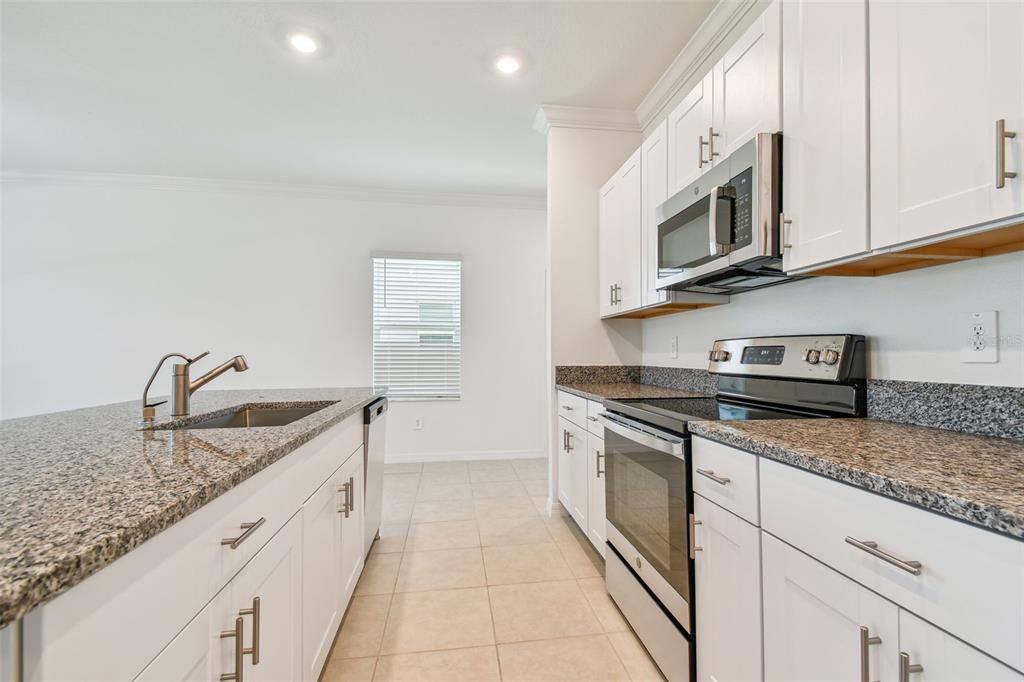 For Rent: $2,550 (3 beds, 2 baths, 1851 Square Feet)