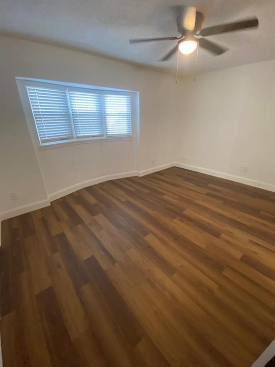 For Rent: $1,295 (1 beds, 1 baths, 809 Square Feet)