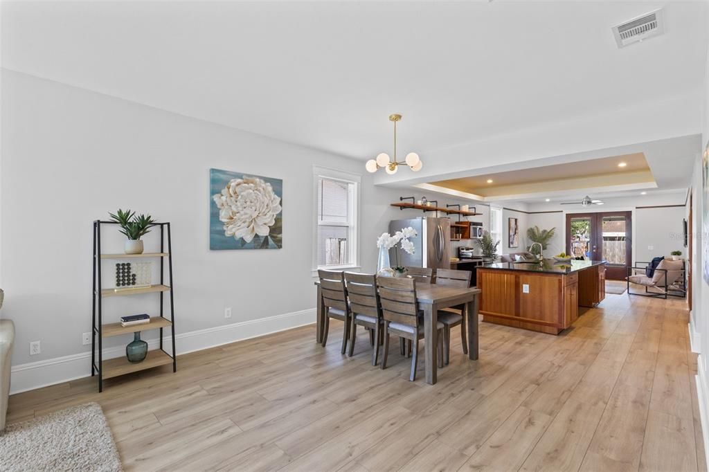 En Venta: $469,900 (4 camas, 2 baños, 1863 Pies cuadrados)