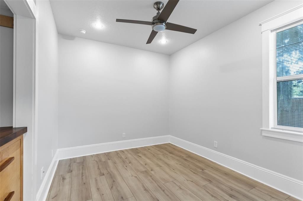 En Venta: $469,900 (4 camas, 2 baños, 1863 Pies cuadrados)