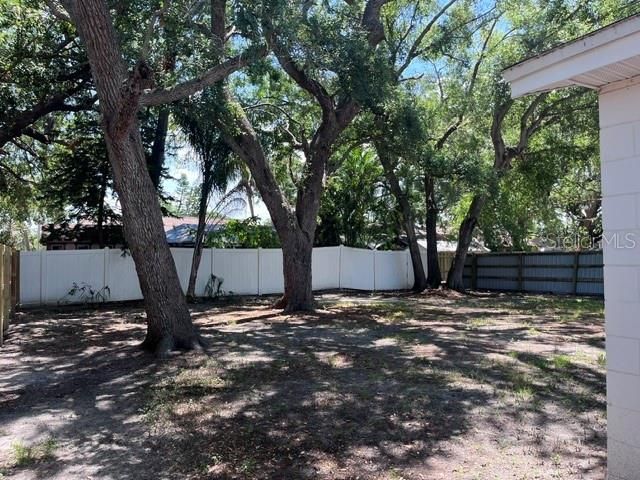 For Sale: $425,000 (3 beds, 2 baths, 1111 Square Feet)