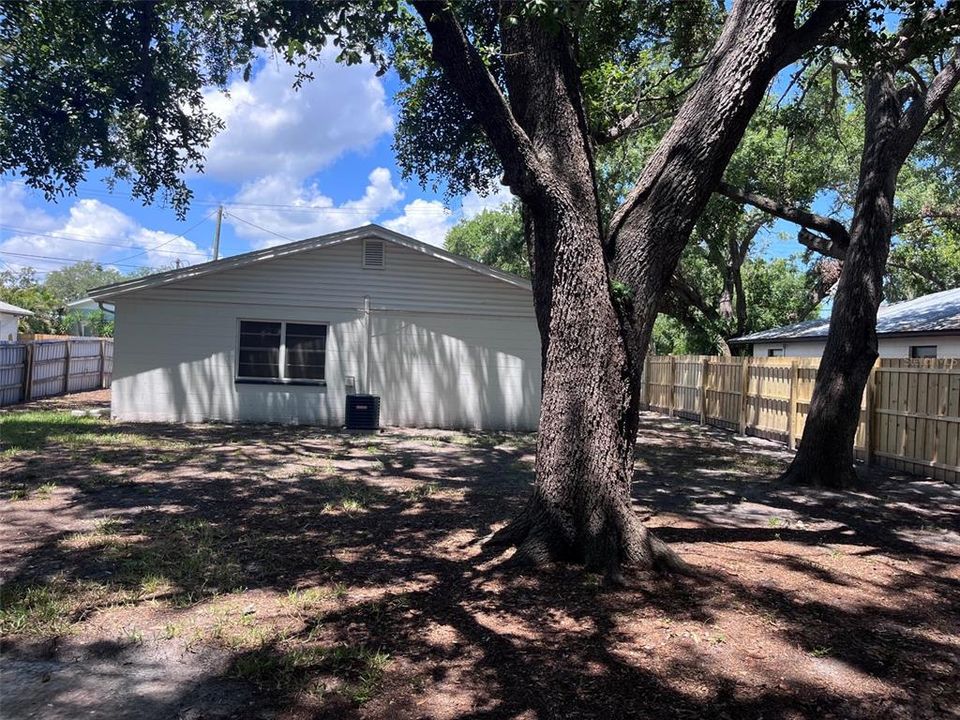 For Sale: $425,000 (3 beds, 2 baths, 1111 Square Feet)